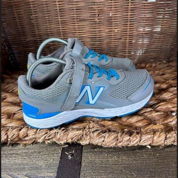 New Balance Sz 7 Kids 680v6 Grey/Blue YA680LS6 Running Sneakers - Picture 1 of 7